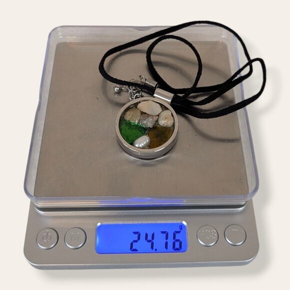 (2/$20) Pearl, Shell, & Glass Pendant Necklace - Picture 6 of 6